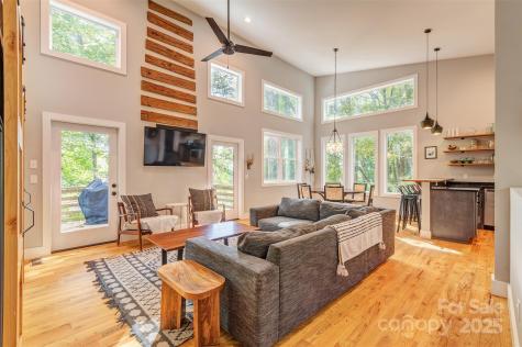 42 Salola Street Asheville NC 28806