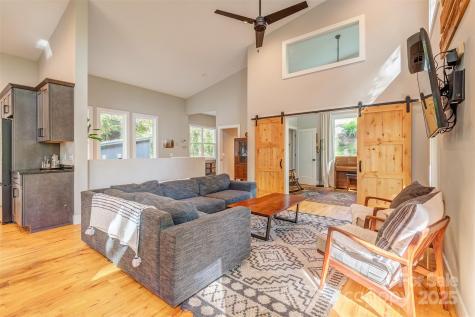 42 Salola Street Asheville NC 28806