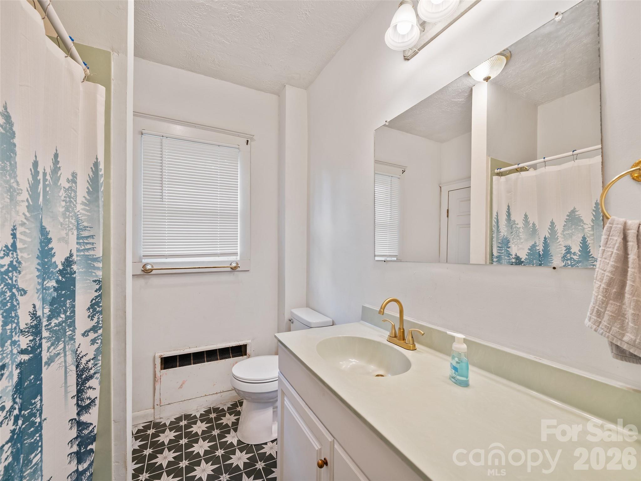 147 Walnut Avenue Spruce Pine NC 28777