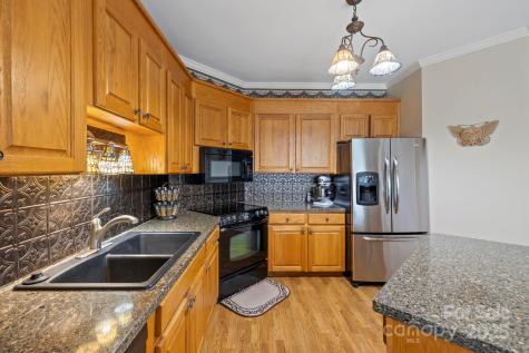 7 15th Vantage Street Campobello SC 29322