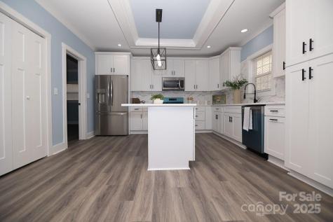 305 E Henry Street Belmont NC 28012