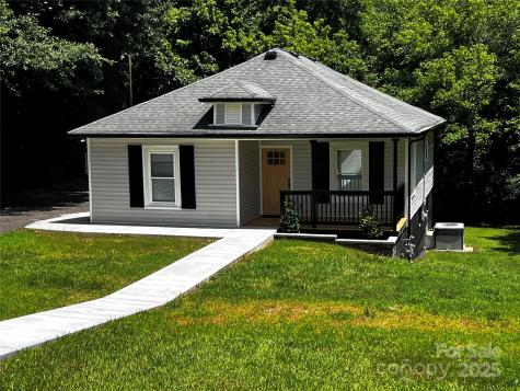 305 E Henry Street Belmont NC 28012