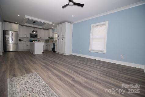 305 E Henry Street Belmont NC 28012