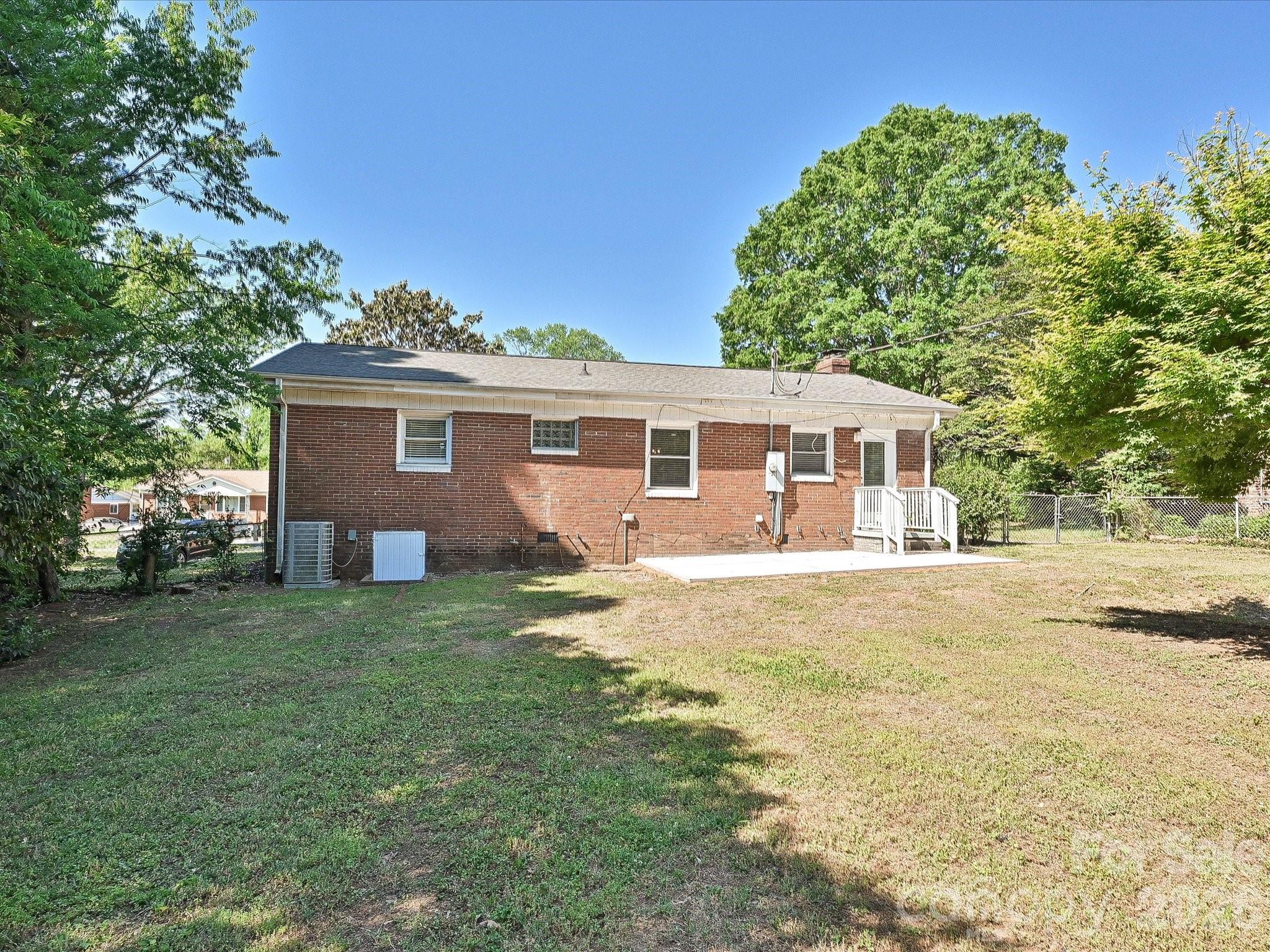 1913 Optimist Lane Charlotte NC 28205