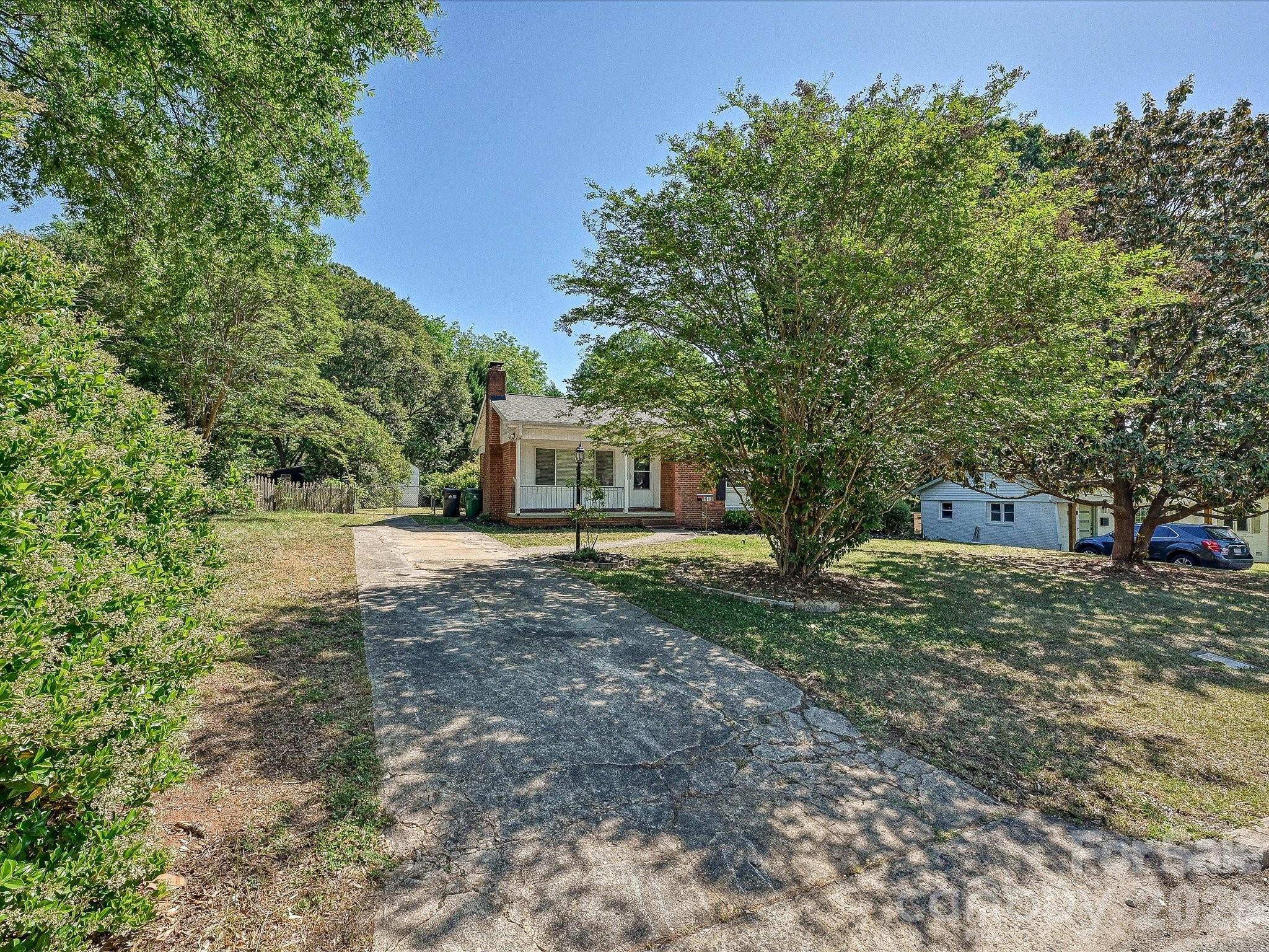 1913 Optimist Lane Charlotte NC 28205