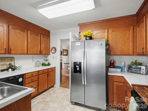 1706 Whitney Lane Salisbury NC 28146