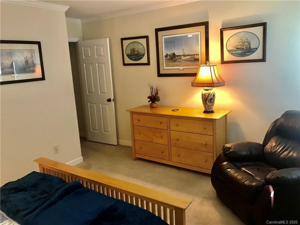2705 Hillmont Drive Charlotte NC 28226