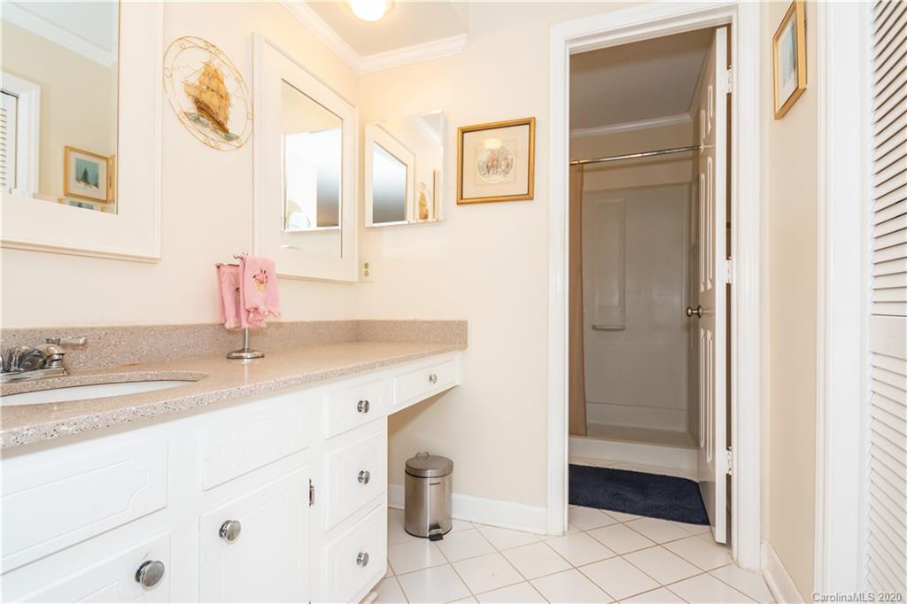 2705 Hillmont Drive Charlotte NC 28226