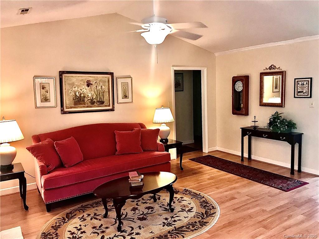 2705 Hillmont Drive Charlotte NC 28226
