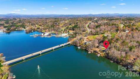 152 Bridge Pointe Lane Hickory NC 28601