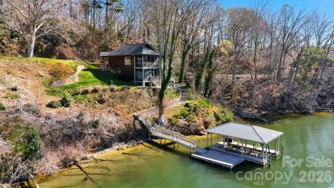 152 Bridge Pointe Lane Hickory NC 28601