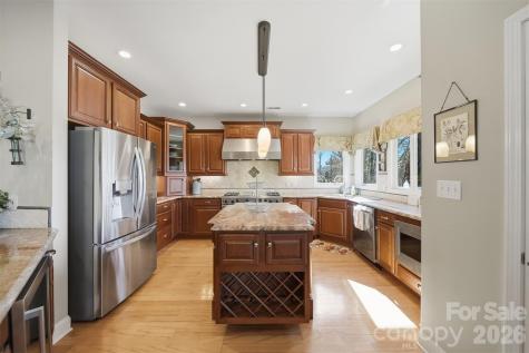 152 Bridge Pointe Lane Hickory NC 28601