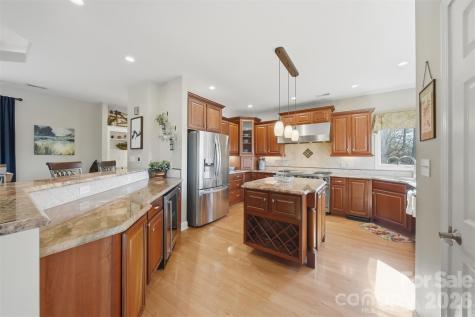 152 Bridge Pointe Lane Hickory NC 28601