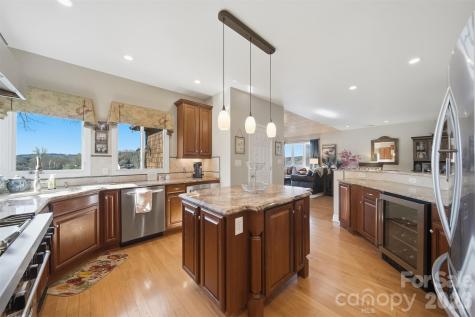 152 Bridge Pointe Lane Hickory NC 28601
