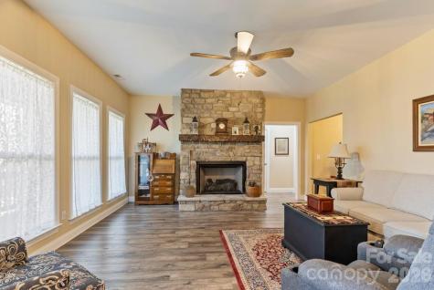 334 Summer Orchard Drive Hendersonville NC 28792
