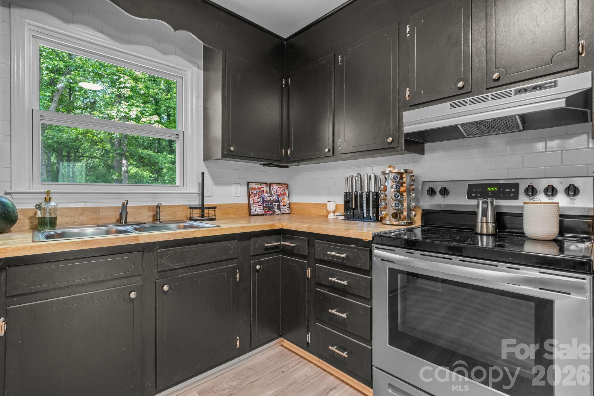 2120 40th Avenue Court NE Hickory NC 28601