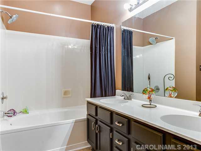 3830 Saxonbury Way Charlotte NC 28269