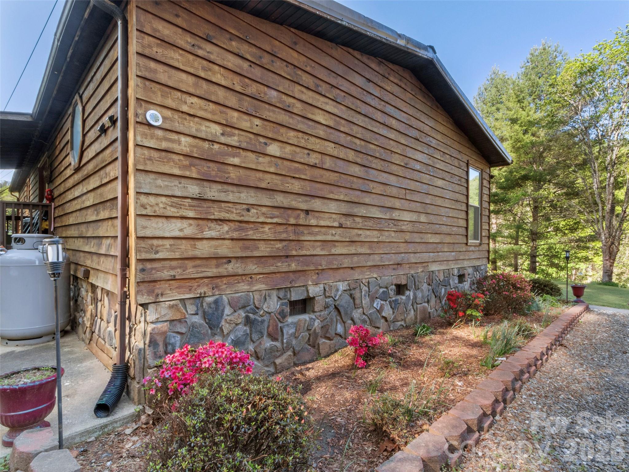 1270 Old Mine Fork Road Burnsville NC 28714