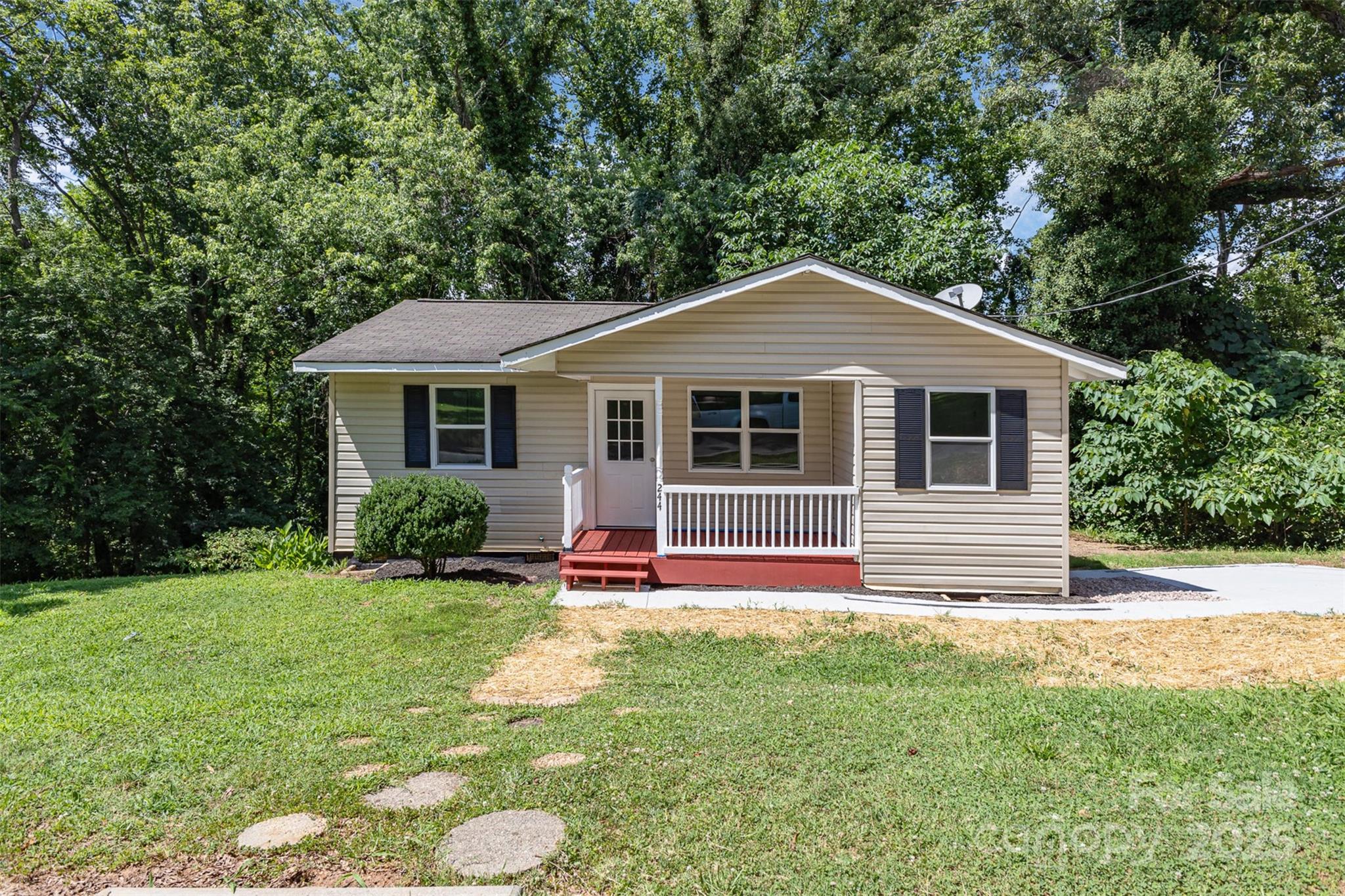 244 6th Avenue SW Hickory NC 28602