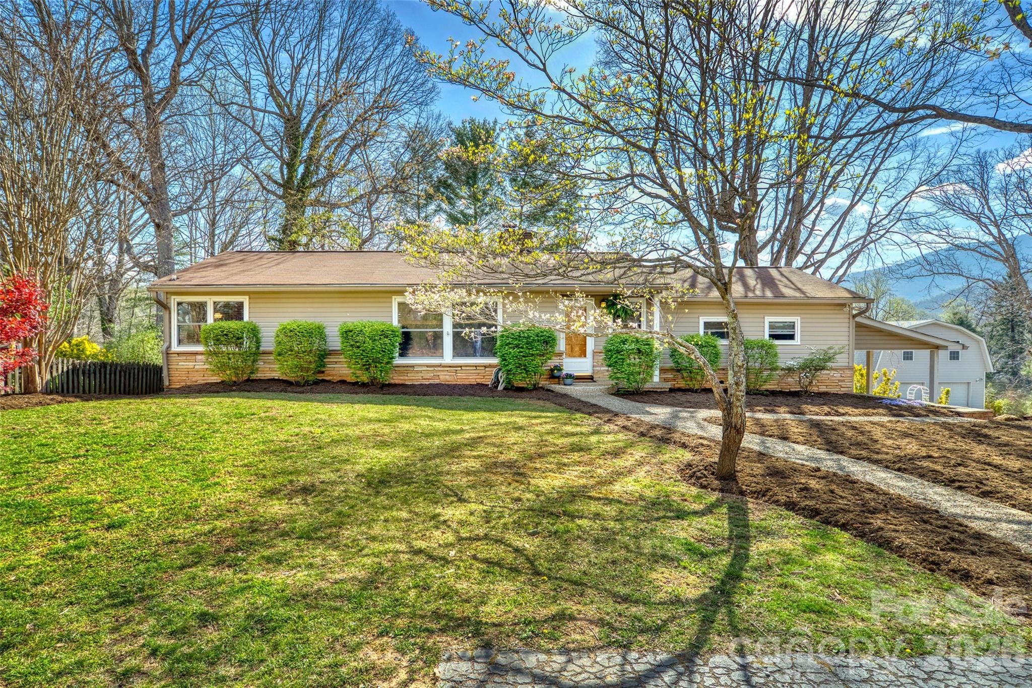 316 Wilson Avenue Swannanoa NC 28778
