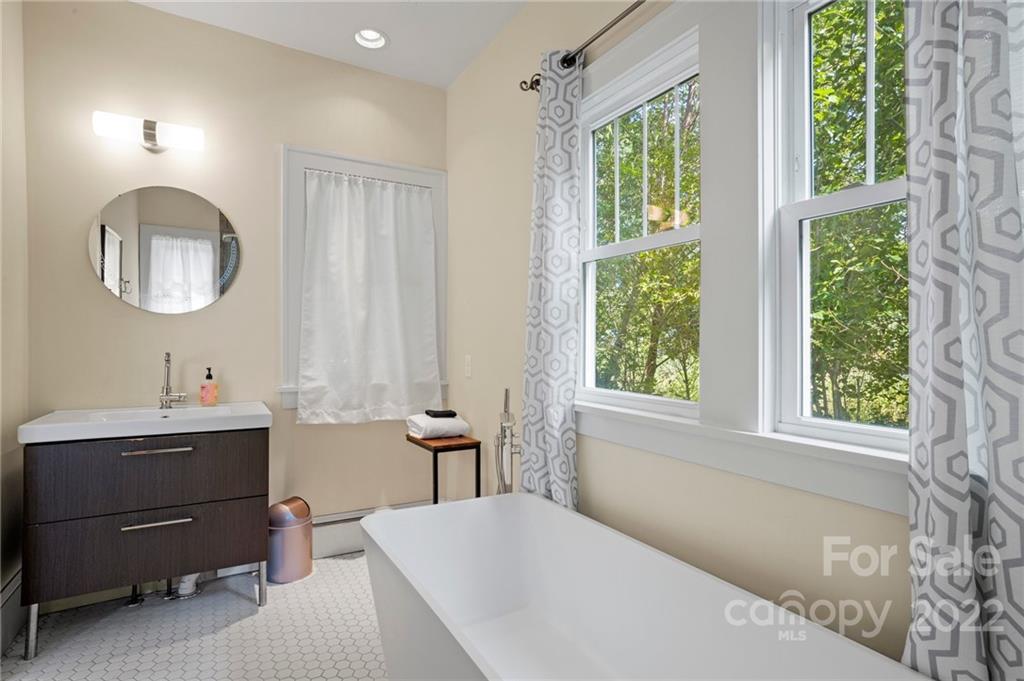 87 Madison Avenue Asheville NC 28801