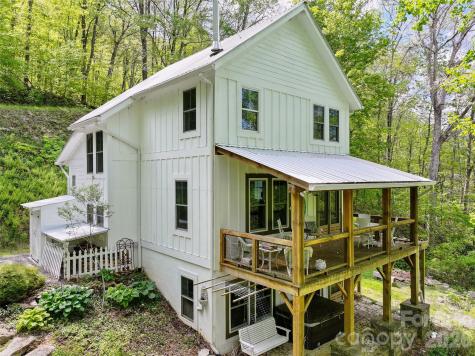 580 Split Pine Cove Clyde NC 28721