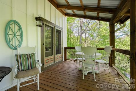 580 Split Pine Cove Clyde NC 28721