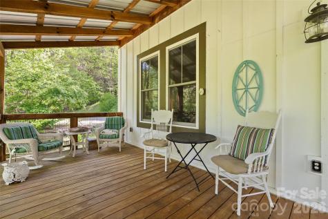 580 Split Pine Cove Clyde NC 28721