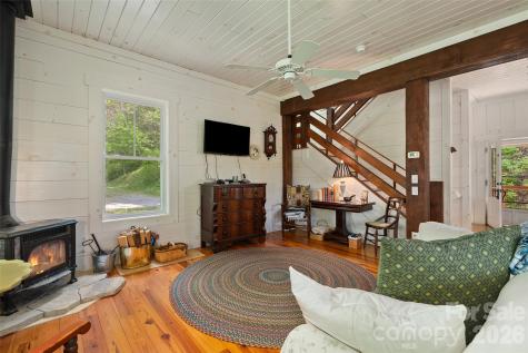 580 Split Pine Cove Clyde NC 28721