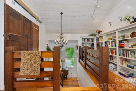 580 Split Pine Cove Clyde NC 28721