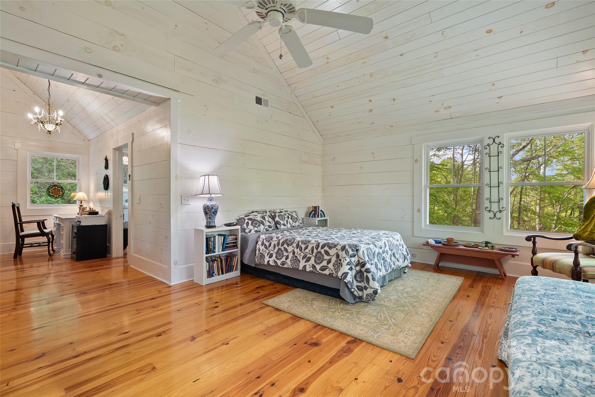 580 Split Pine Cove Clyde NC 28721