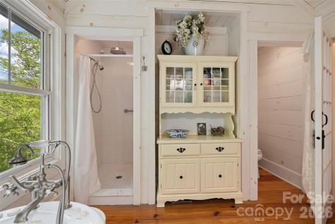 580 Split Pine Cove Clyde NC 28721