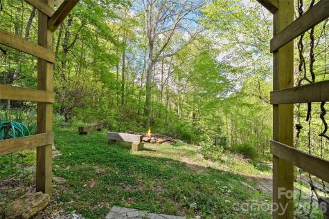 580 Split Pine Cove Clyde NC 28721