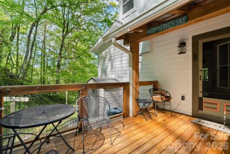 580 Split Pine Cove Clyde NC 28721