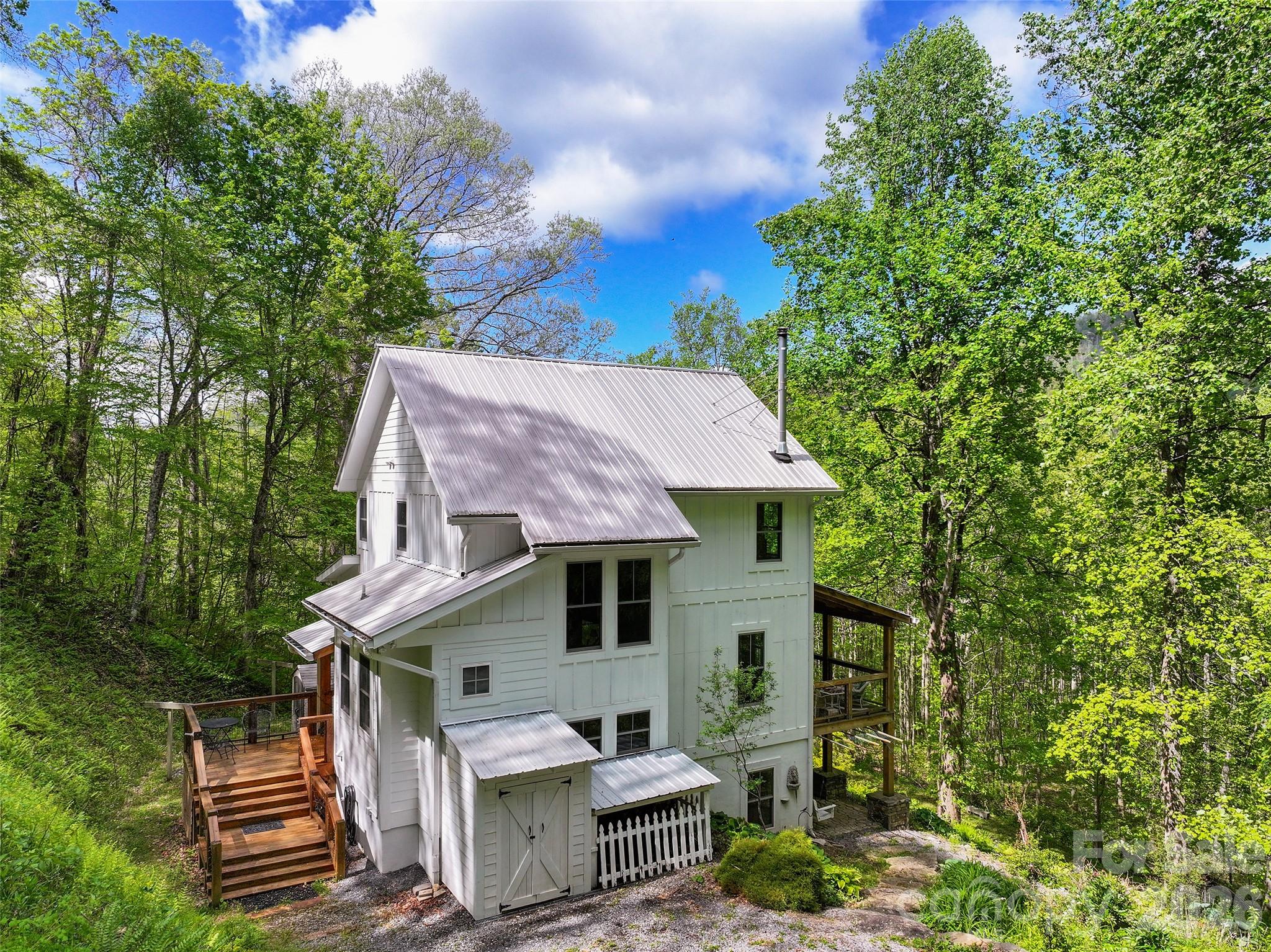 580 Split Pine Cove Clyde NC 28721