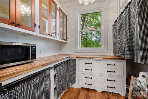 580 Split Pine Cove Clyde NC 28721