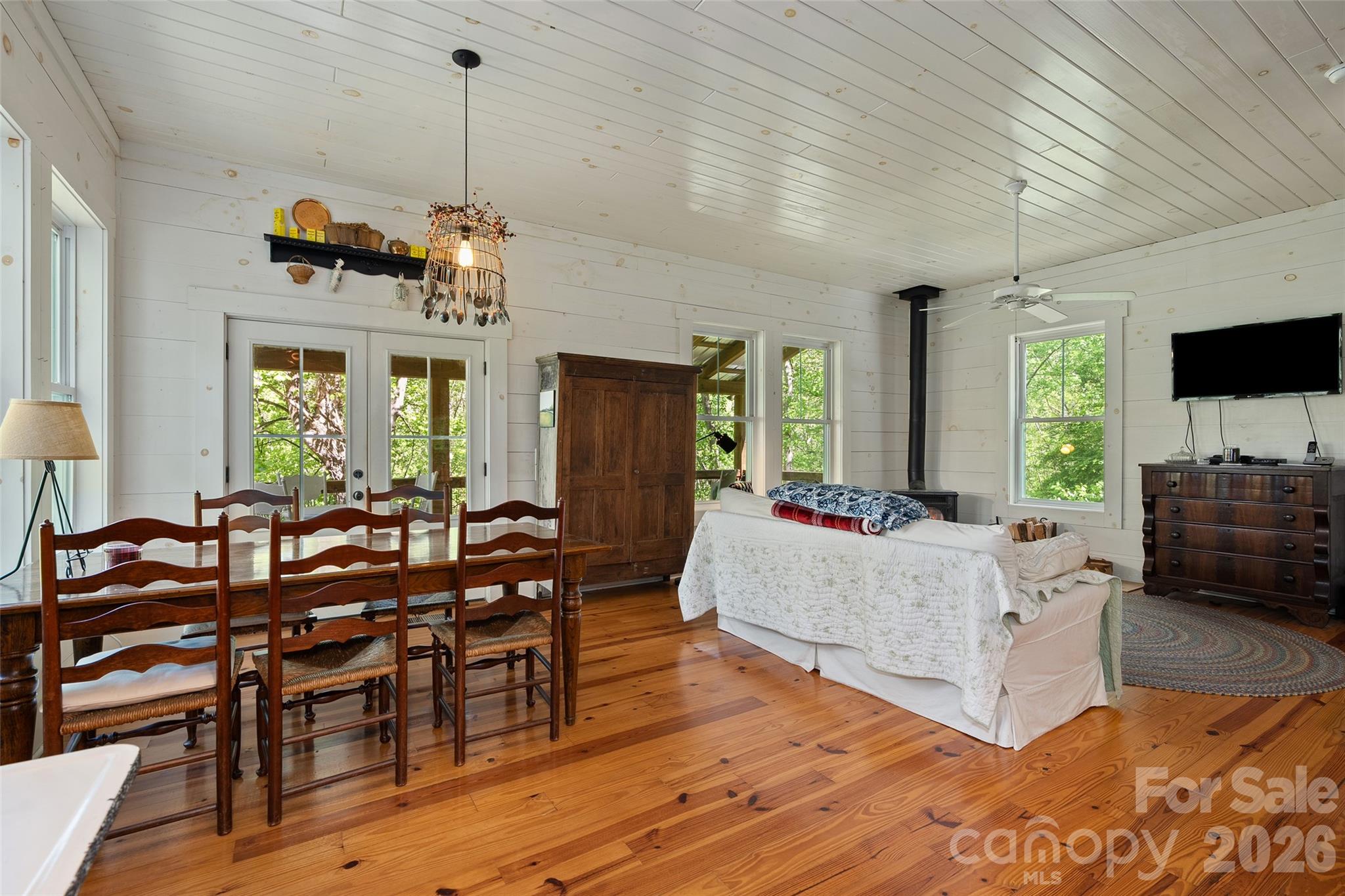 580 Split Pine Cove Clyde NC 28721