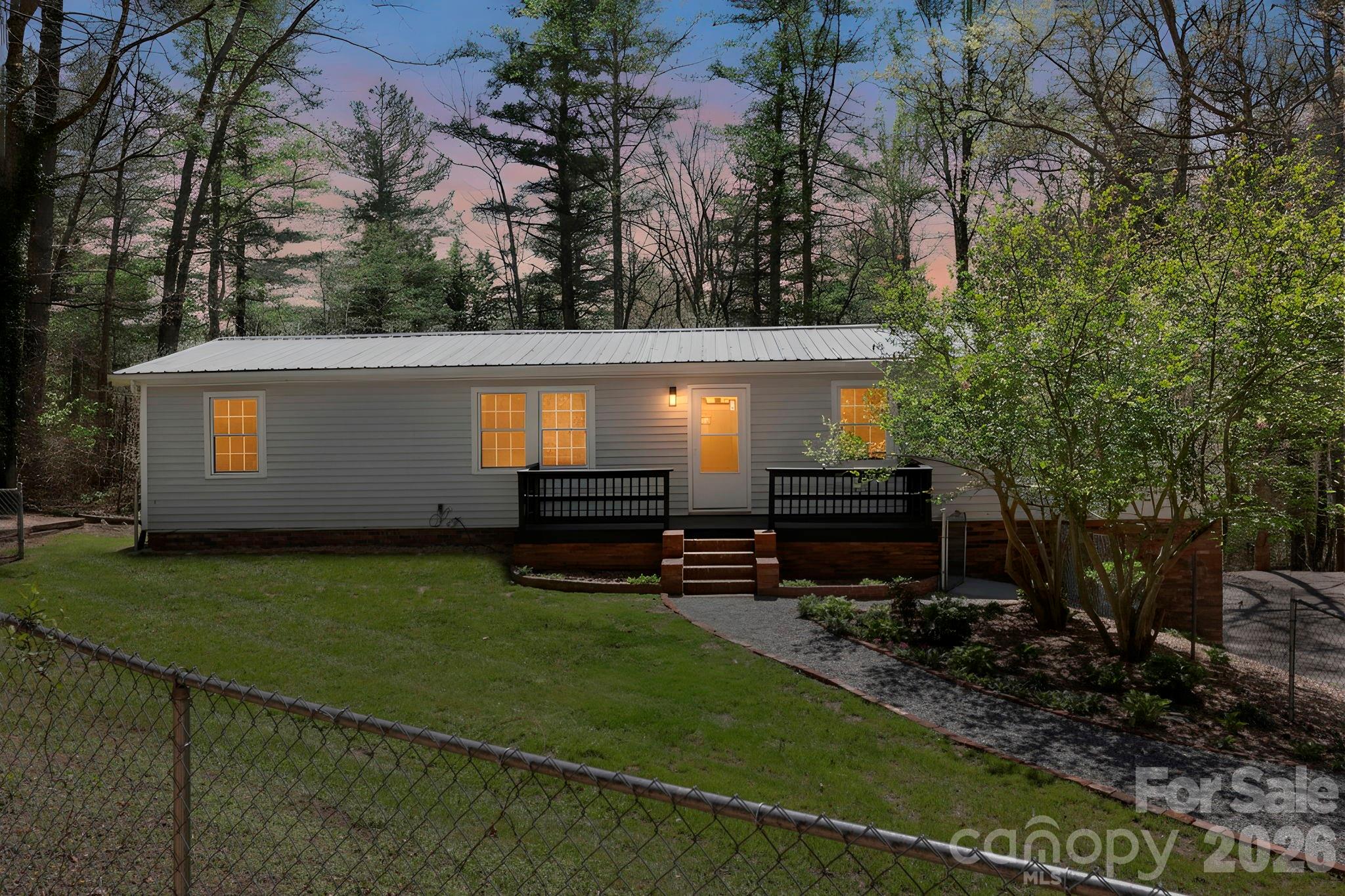 5 Country Road Hendersonville NC 28791