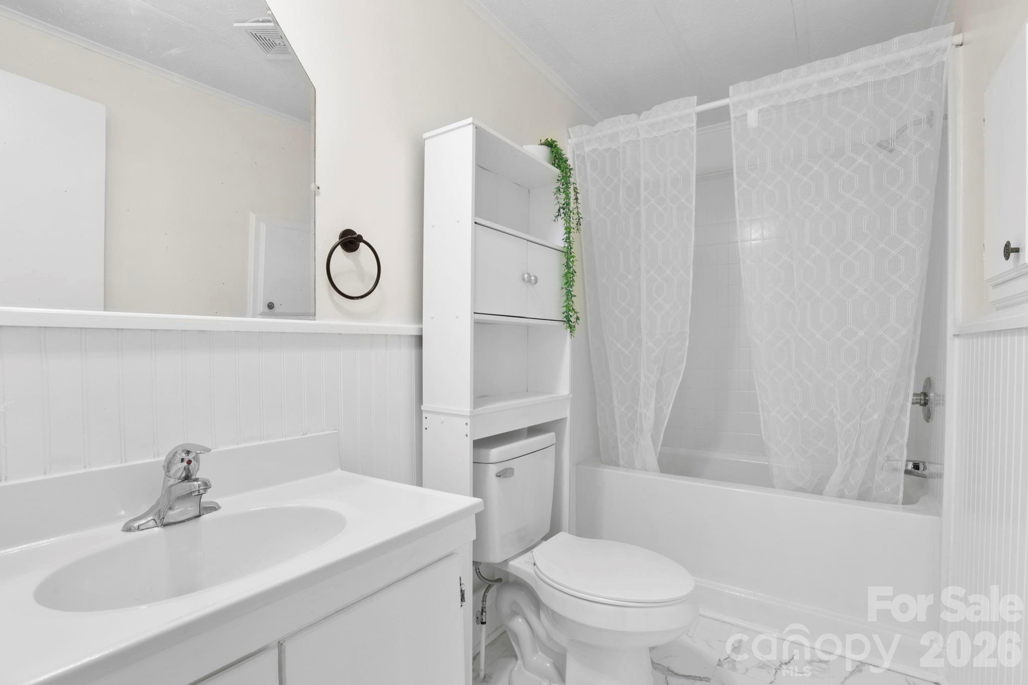5 Country Road Hendersonville NC 28791