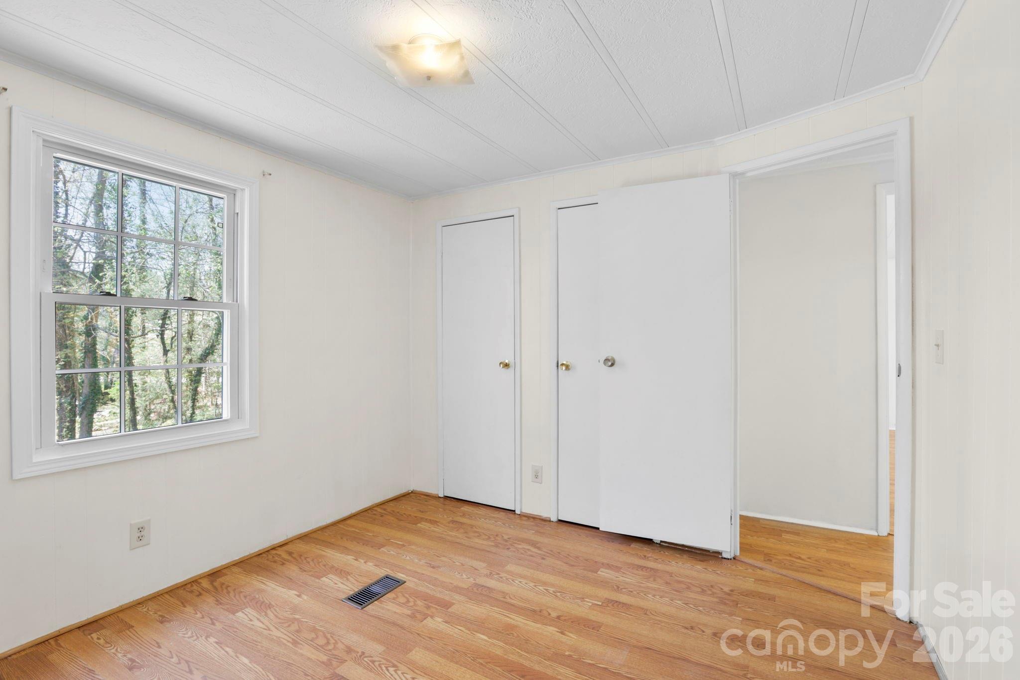5 Country Road Hendersonville NC 28791