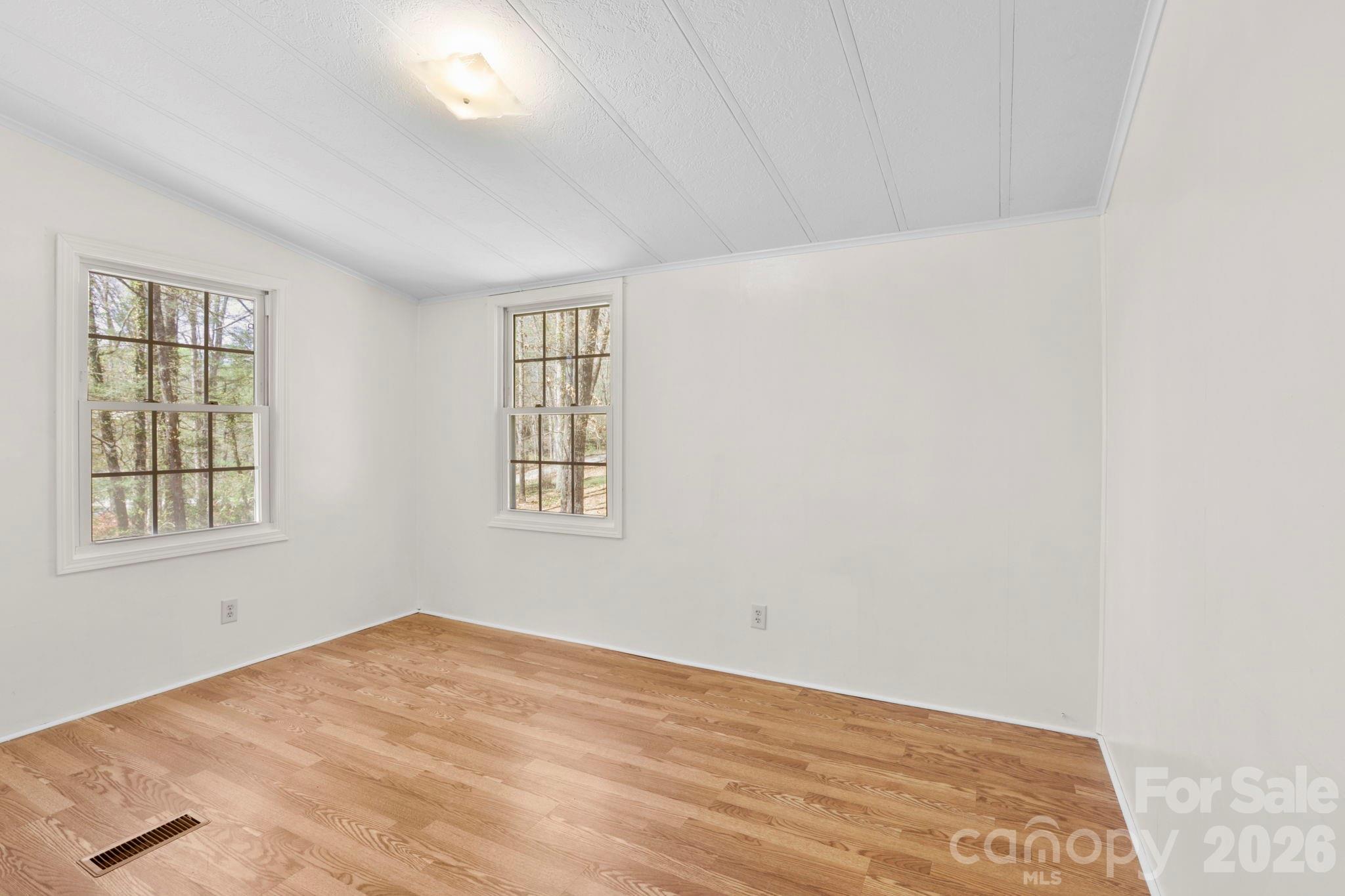 5 Country Road Hendersonville NC 28791