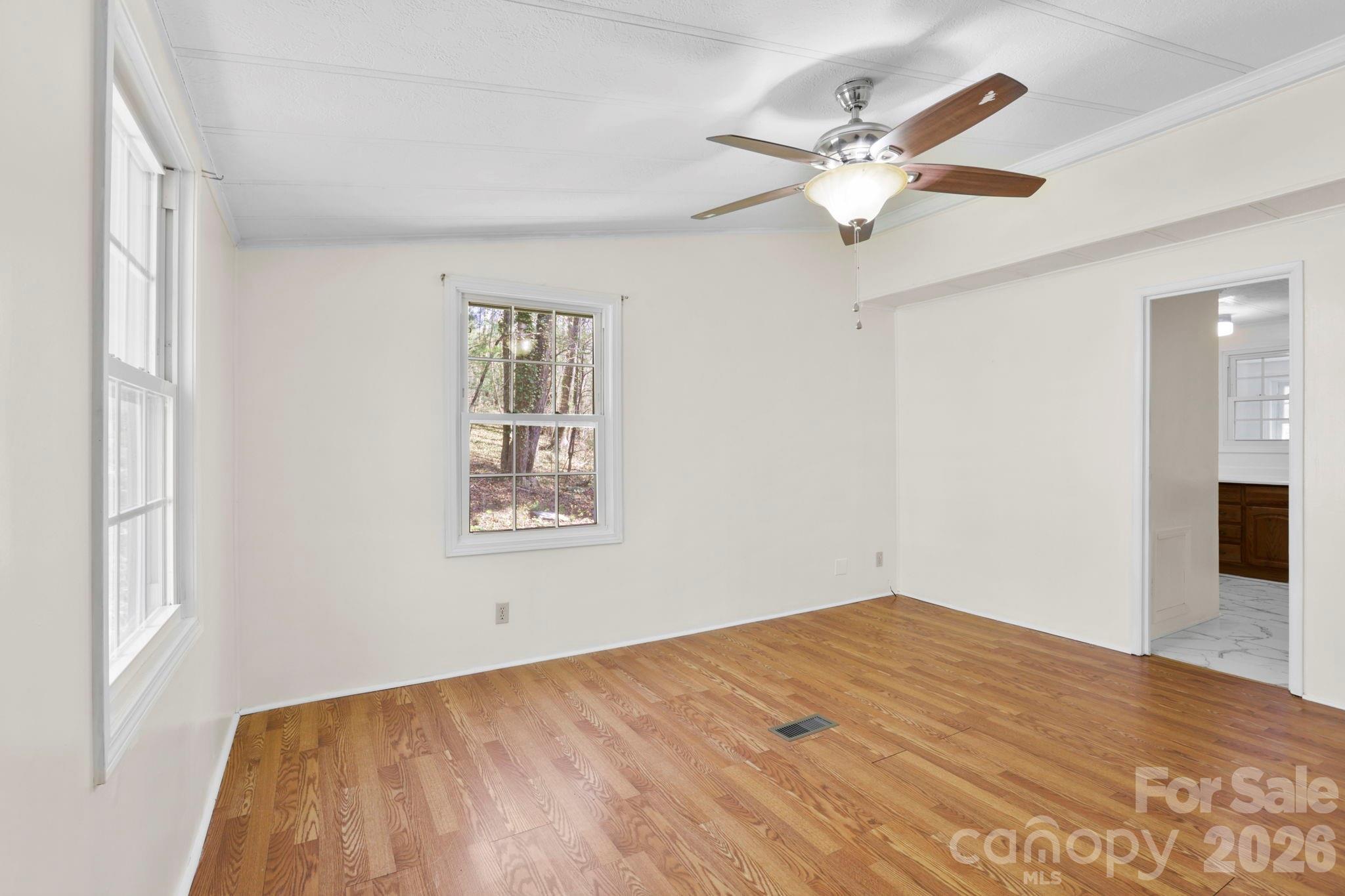 5 Country Road Hendersonville NC 28791