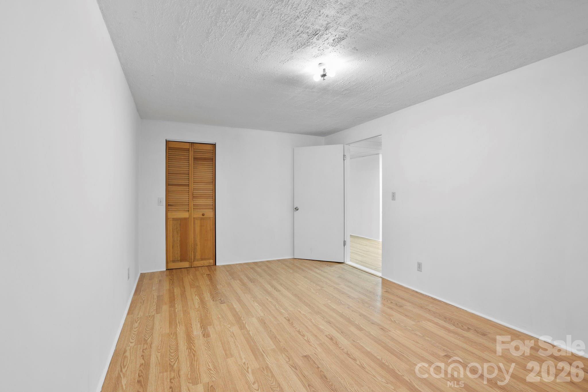 5 Country Road Hendersonville NC 28791