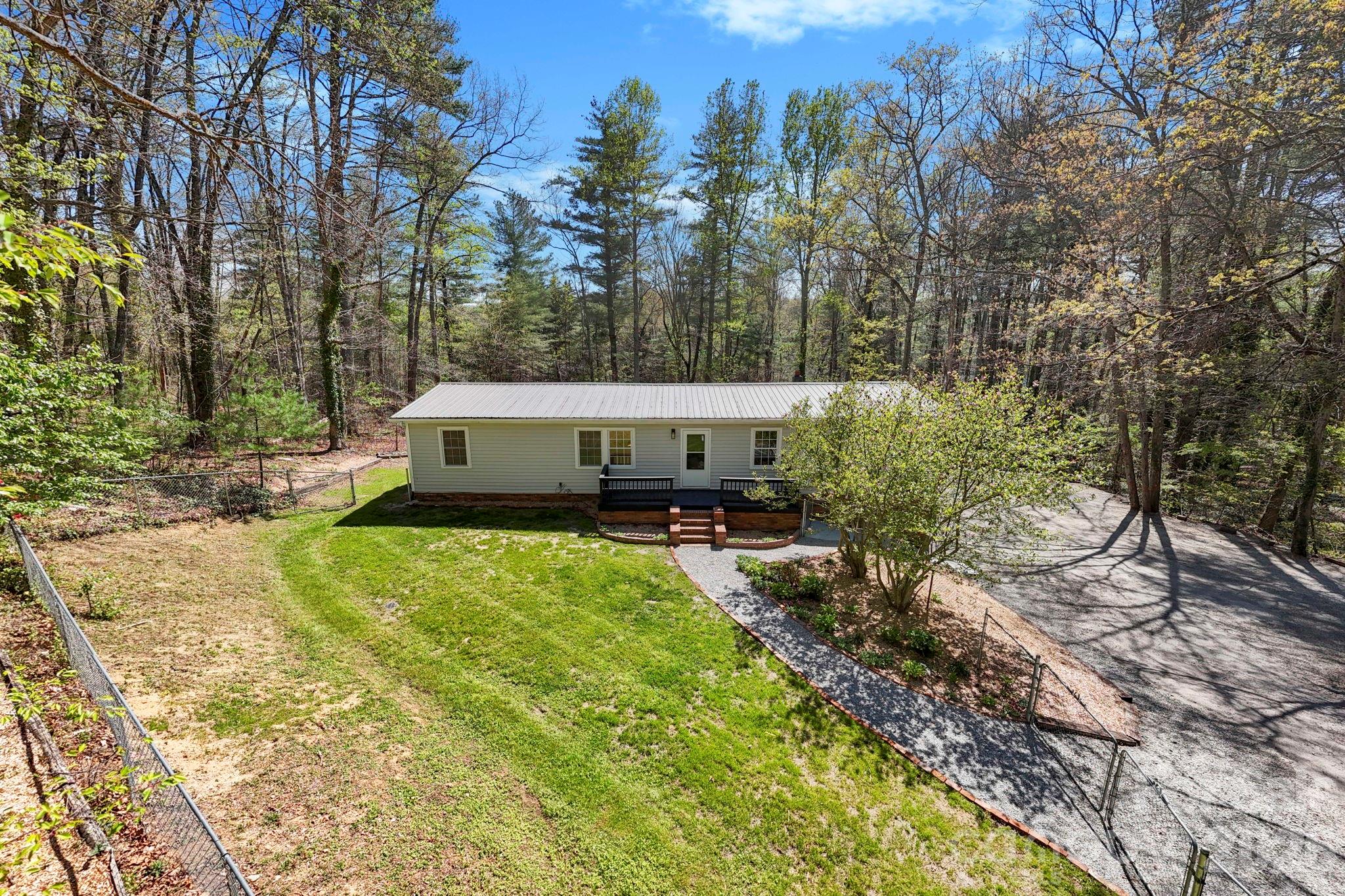 5 Country Road Hendersonville NC 28791