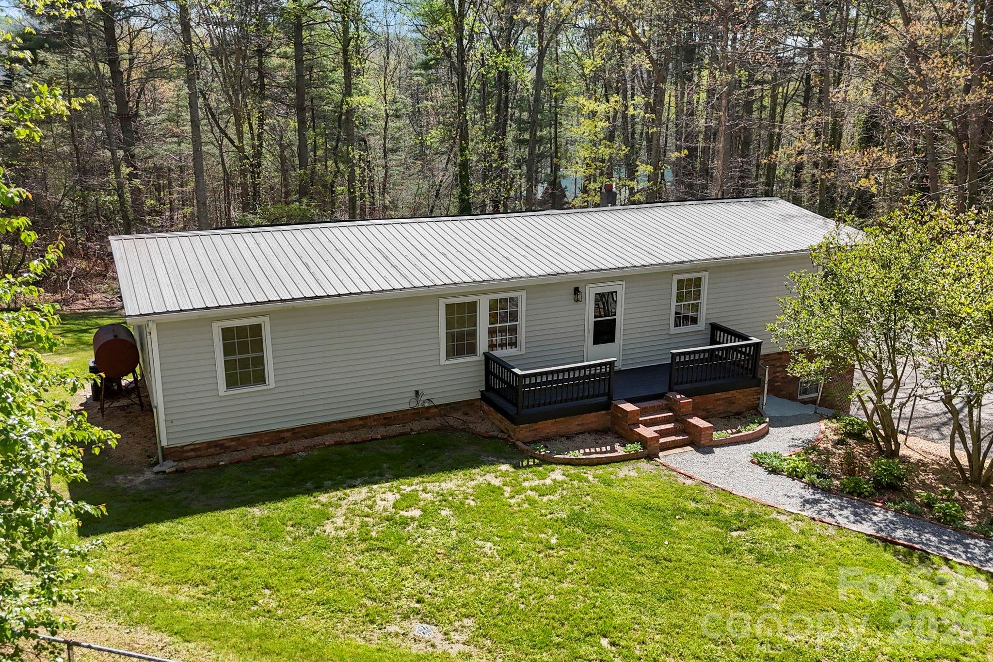 5 Country Road Hendersonville NC 28791