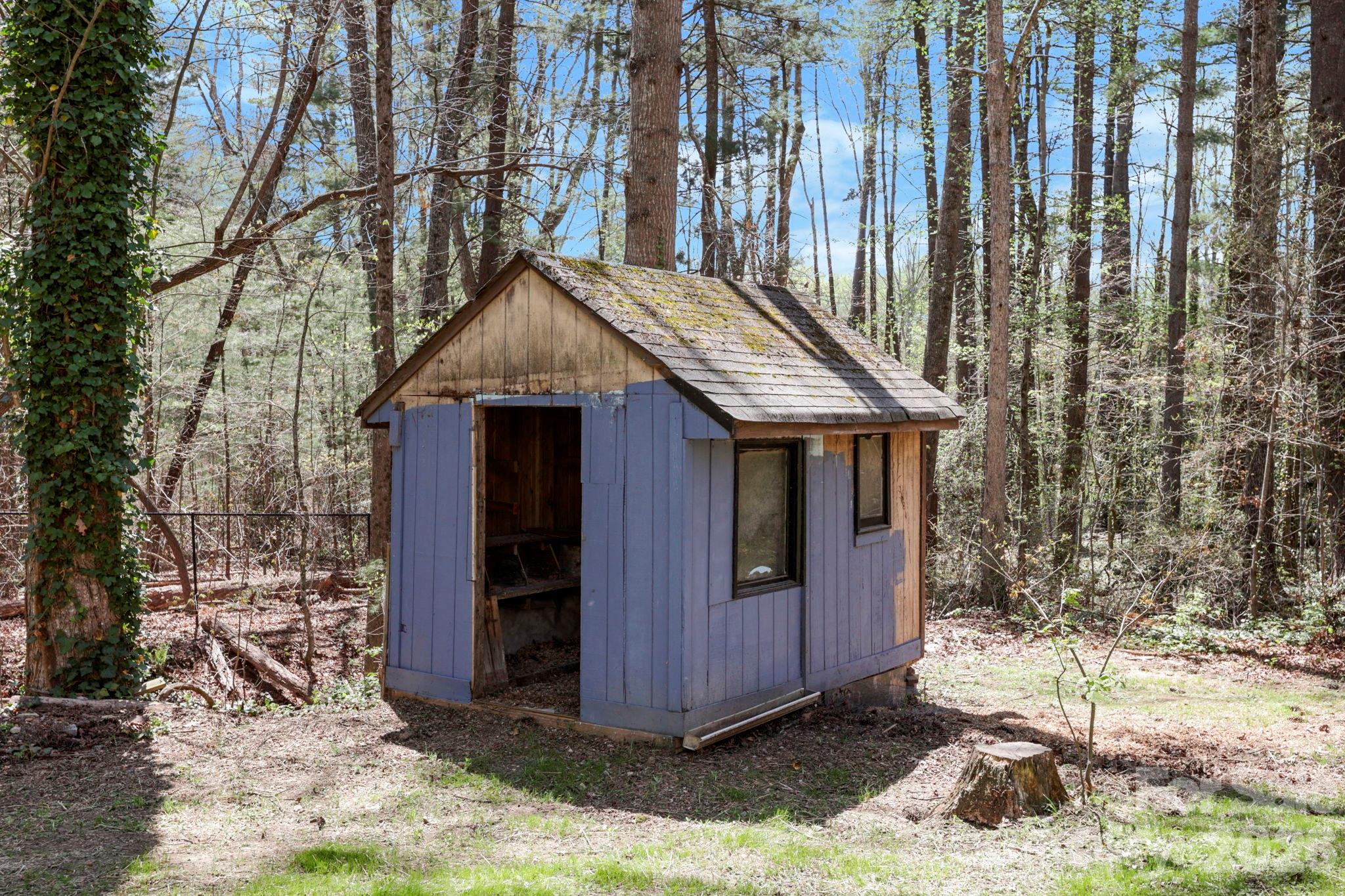 5 Country Road Hendersonville NC 28791