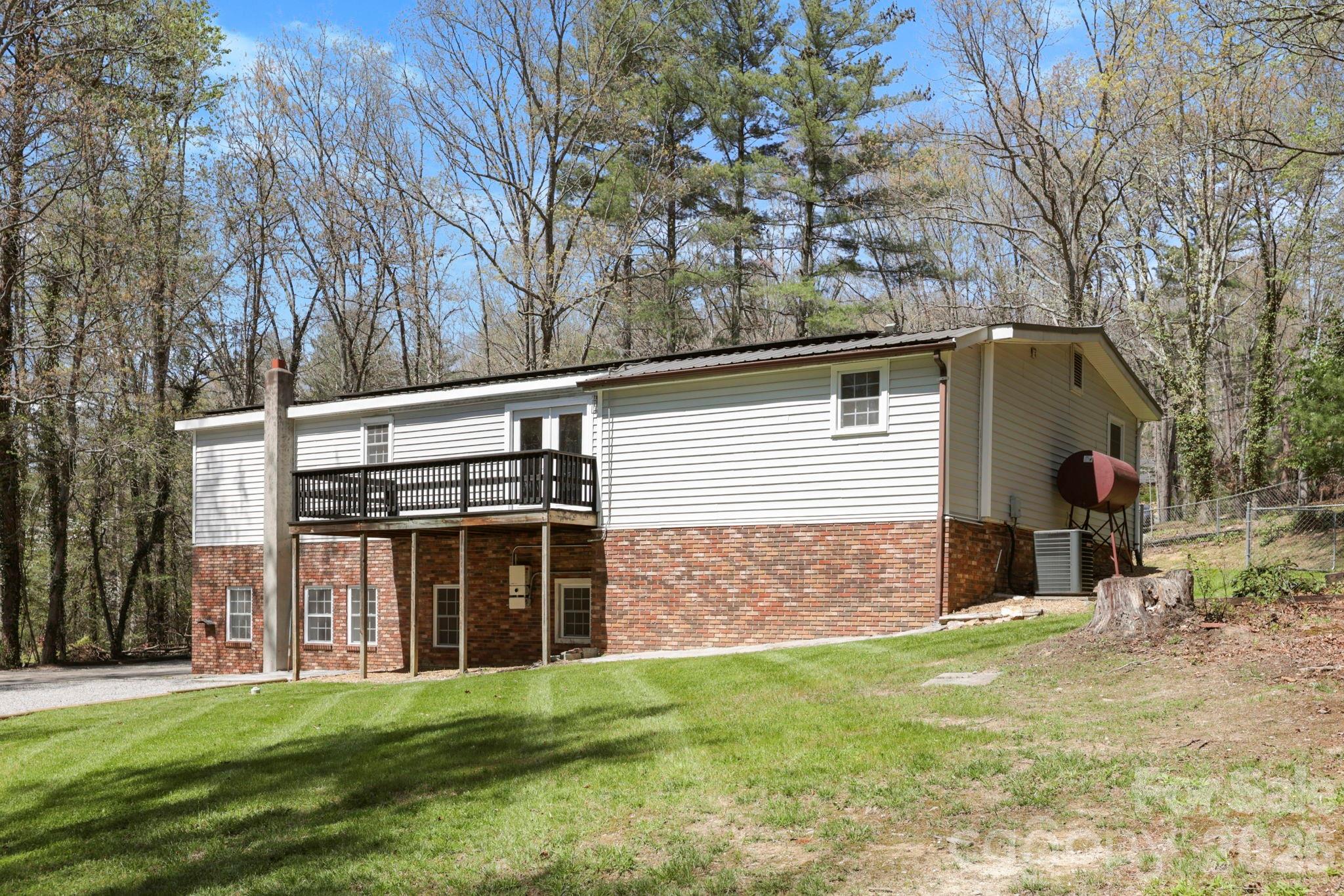 5 Country Road Hendersonville NC 28791