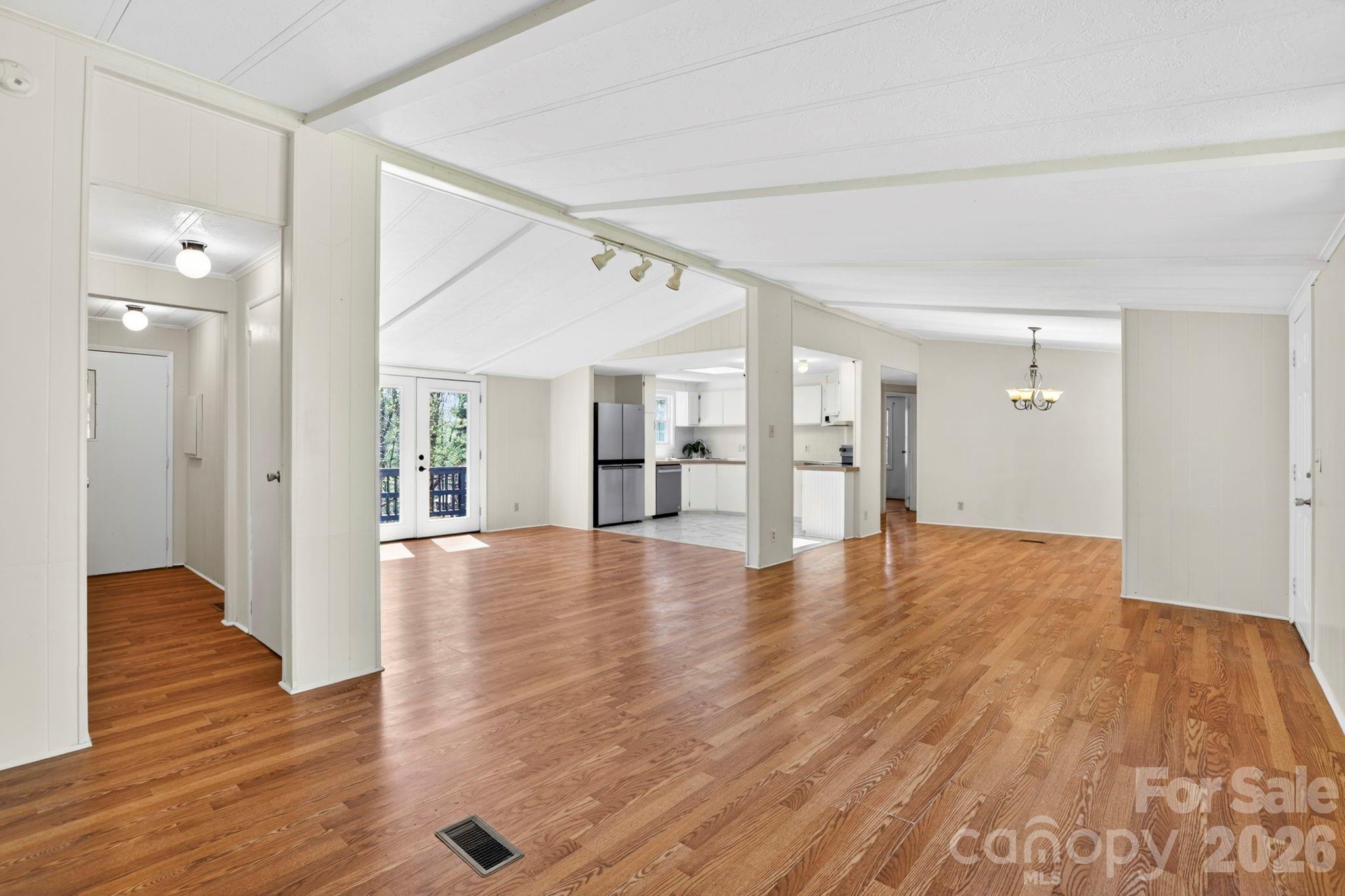 5 Country Road Hendersonville NC 28791