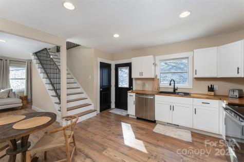 15 Eaglebear Drive Asheville NC 28806