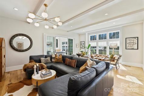 2509 Montrose Court Charlotte NC 28207